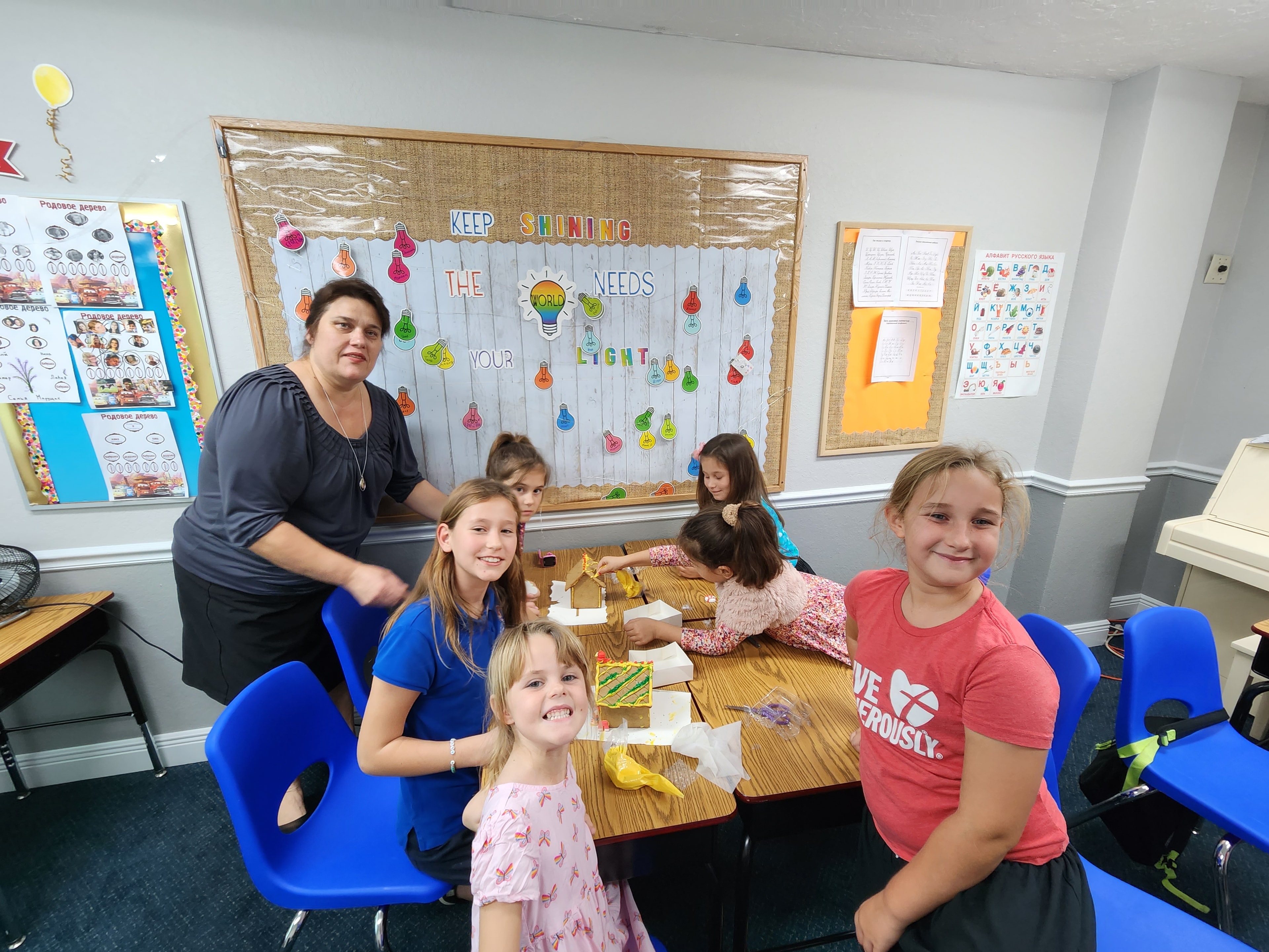Занятие в классе / Classroom activity